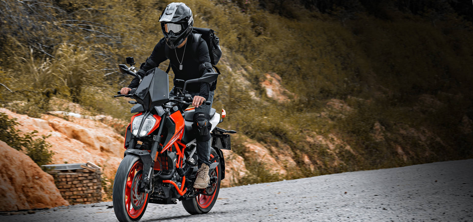 MOTOWOLF | What do you need for outdoor motorcycle riding?